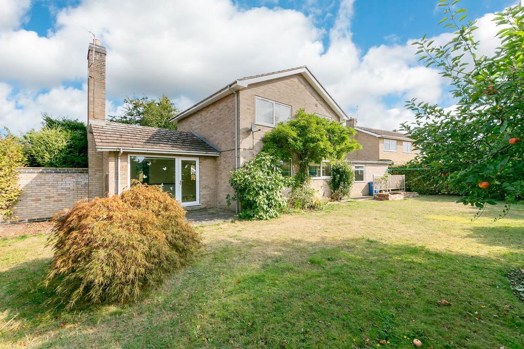 Algarth Rise, Pocklington, York... 3 bed detached house £400,000