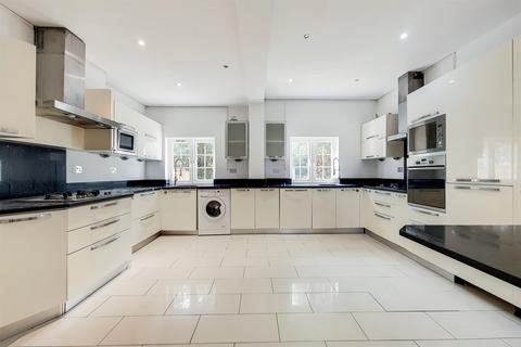 5 bedroom house for sale - Meadow Drive