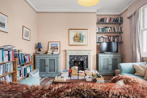 2 bedroom flat to rent, Albert Palace Mansions, SW11 4DQ