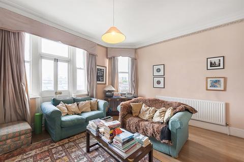 2 bedroom flat to rent, Albert Palace Mansions, SW11 4DQ