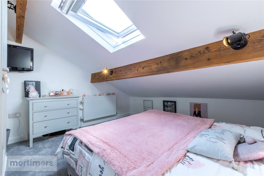 Bedroom Three 4b