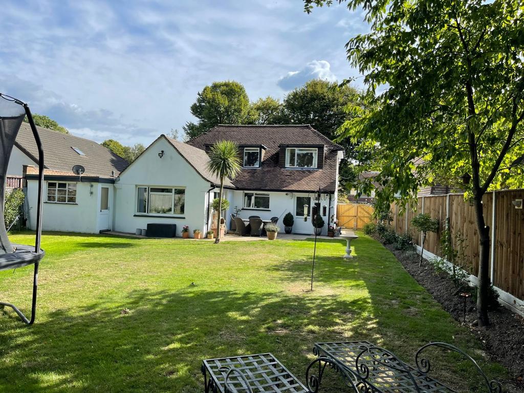 Lime Walk, Dibden Purlieu, Southampton, Hampshire, SO45 4 bed detached