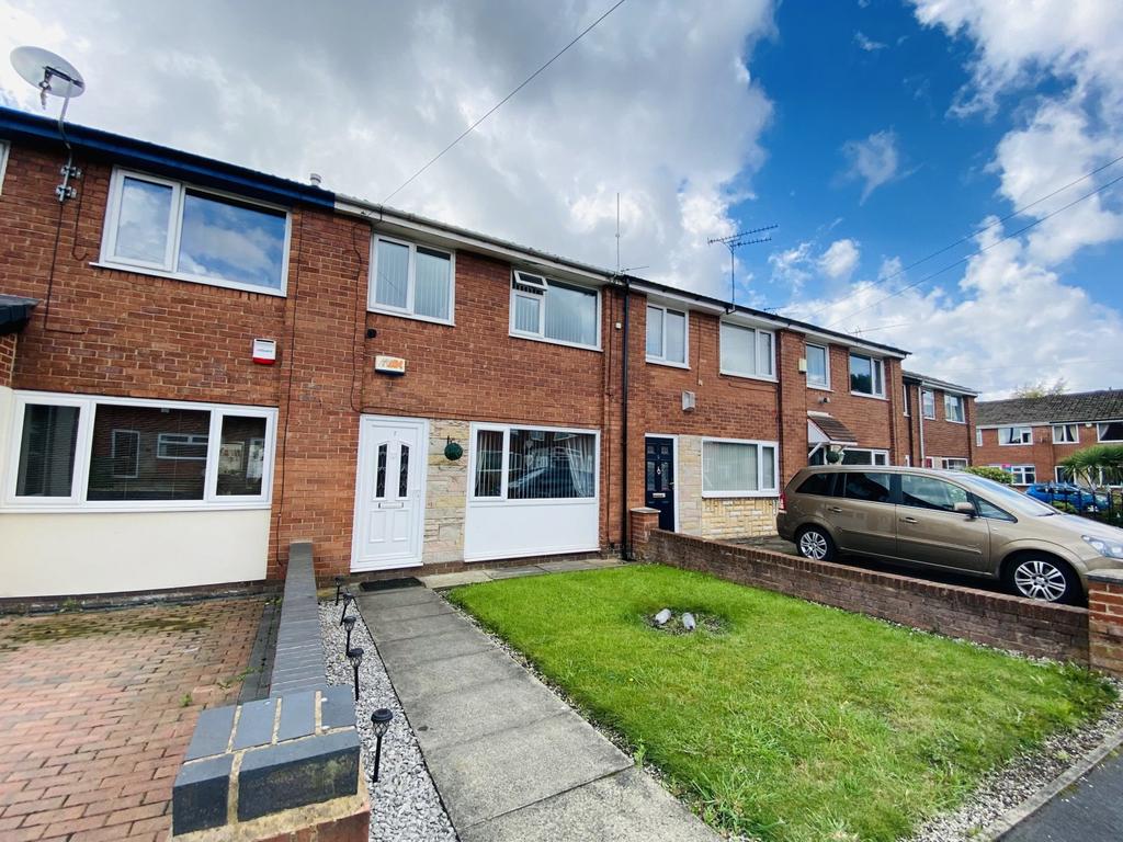 Broadfield Grove, Reddish, Stockport, SK5 3 bed terraced house £875