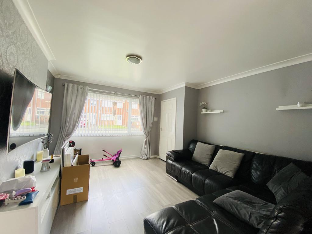 Broadfield Grove, Reddish, Stockport, SK5 3 bed terraced house £875