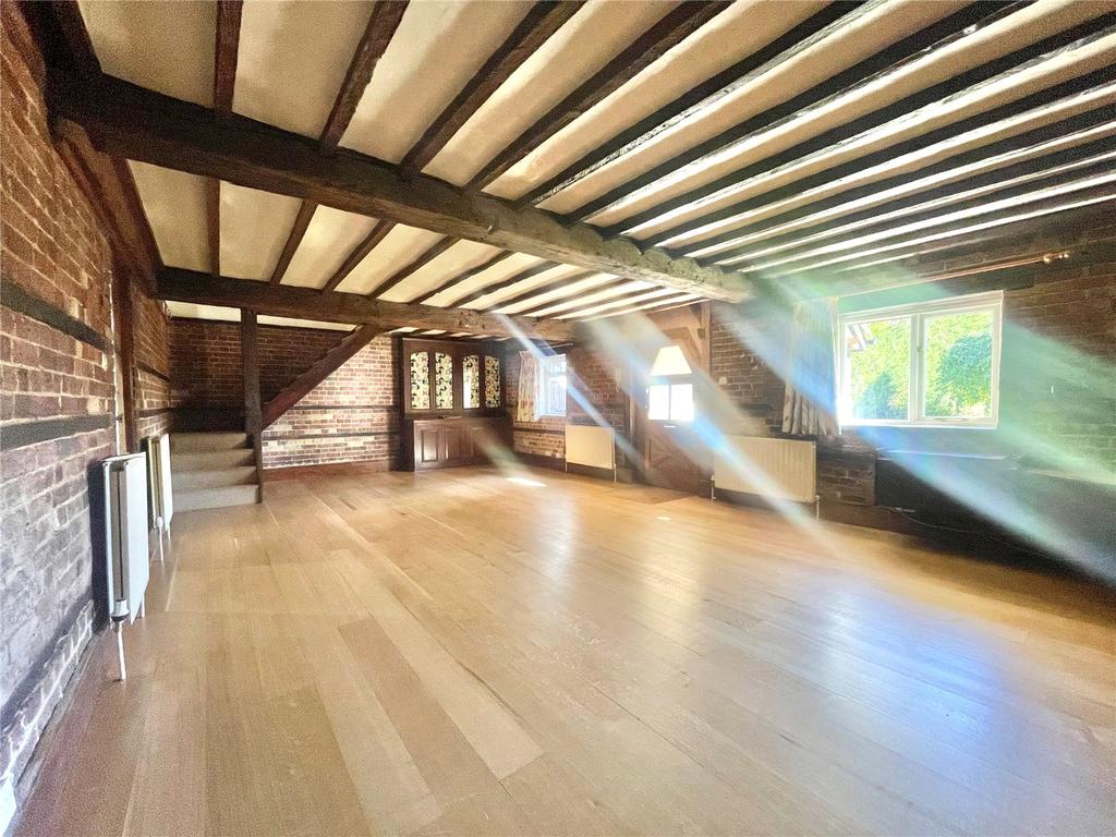 Rectory Lane, Shenley, Radlett... 3 bed house £2,250 pcm (£519 pw)