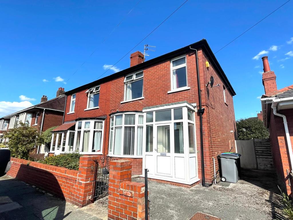 Burgate, Blackpool, FY4 3 bed semidetached house £125,000