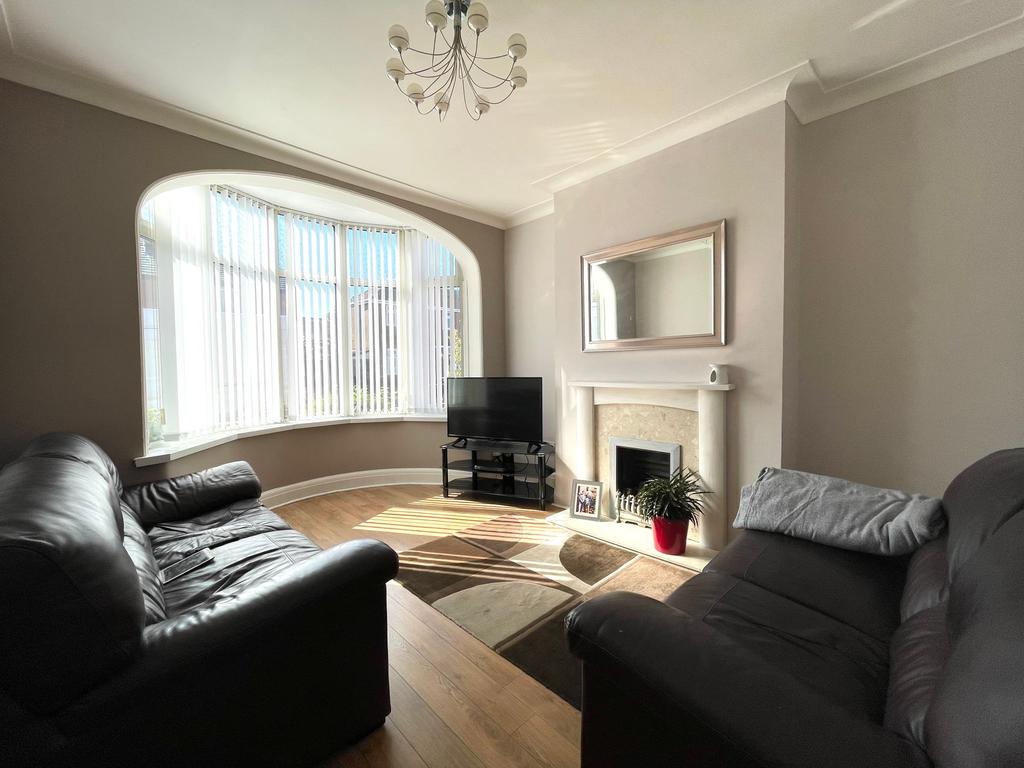 Burgate, Blackpool, FY4 3 bed semidetached house £125,000