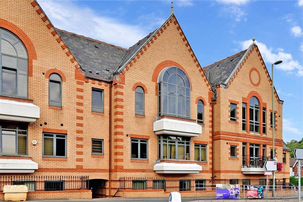 Whyteleafe Hill, Whyteleafe, Surrey 1 bed apartment for sale £260,000