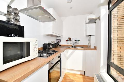 1 bedroom apartment for sale, Whyteleafe Hill, Whyteleafe, Surrey