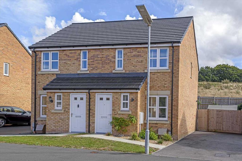 Halter Way, Andover 2 bed semidetached house £104,000