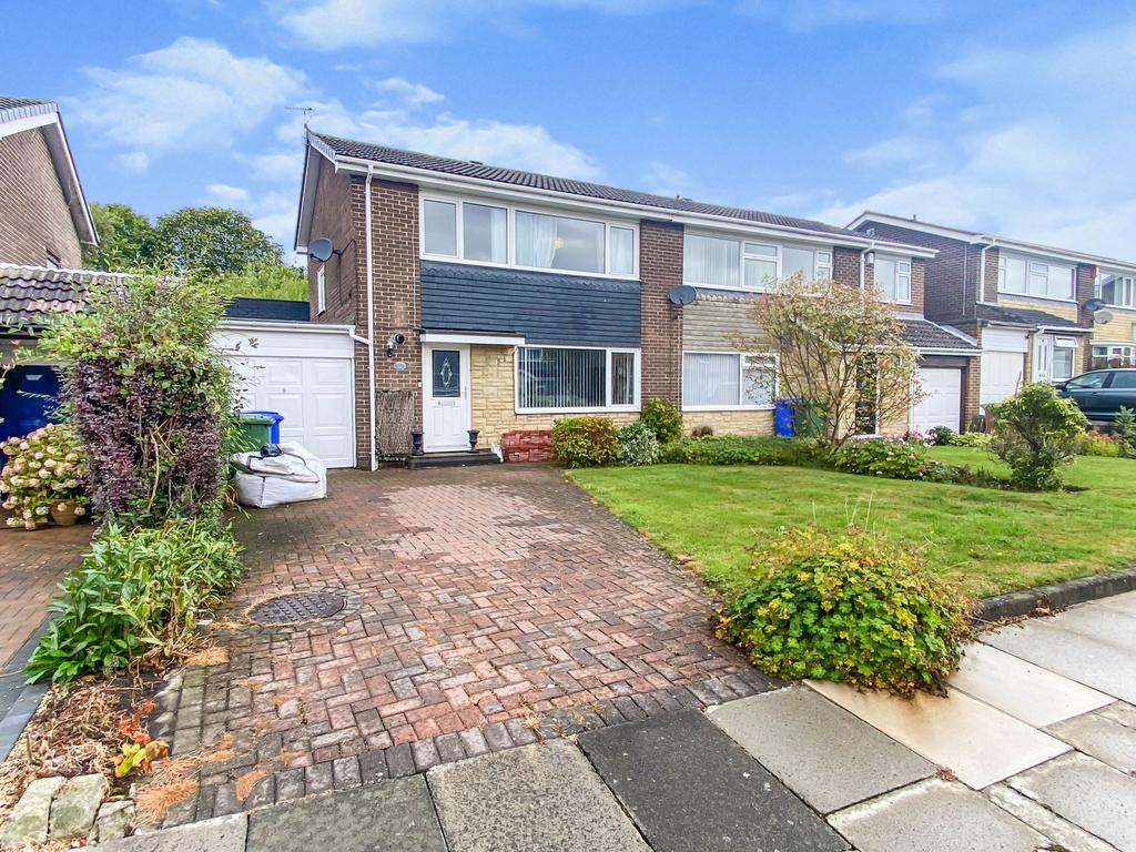 Megstone Avenue, Cramlington... 3 bed semidetached house £235,000