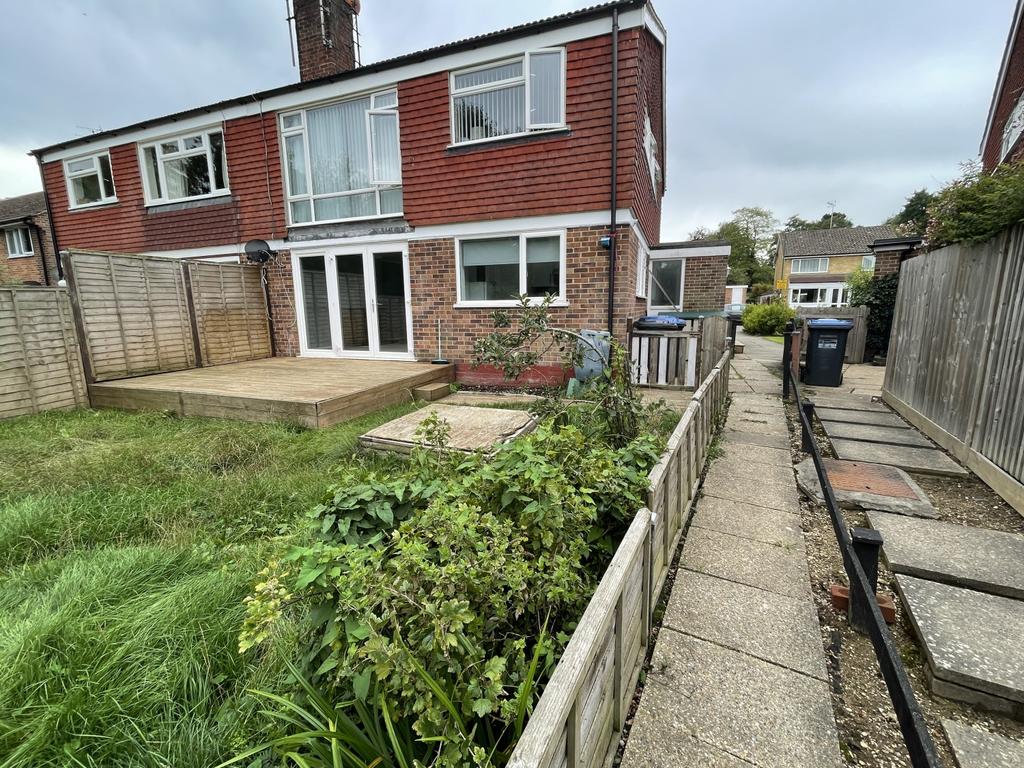 46a Appledore Gardens, Lindfield... 2 bed ground floor flat £1,195