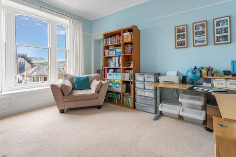 35 Duddingston Park, Edinburgh, EH15 1JU