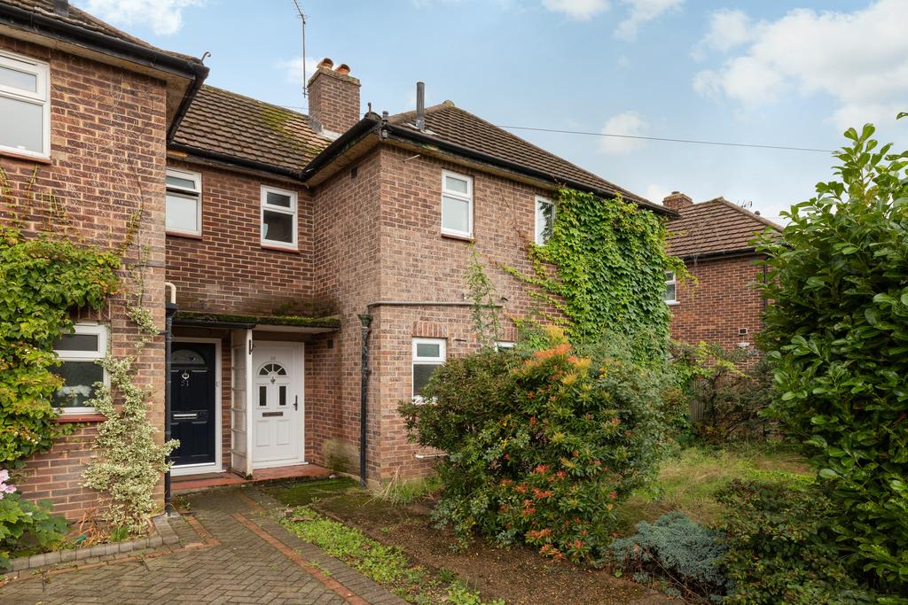 53 Longford Close, Hampton Hill... 3 bed semidetached house £425,000