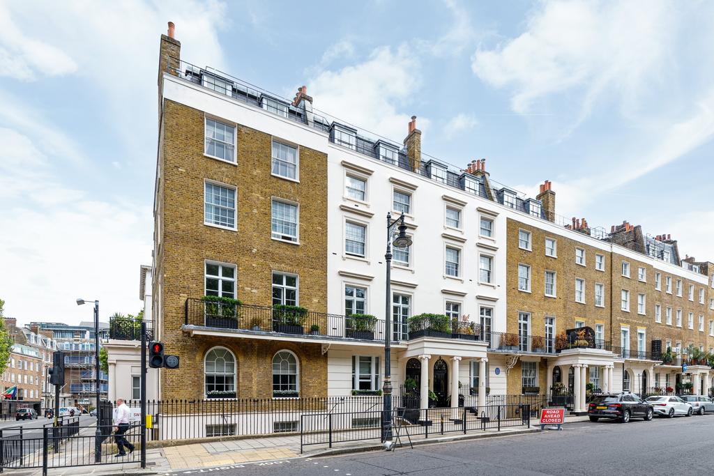 Eaton Square 1 L (13 Of 14) T202209070953.jpg