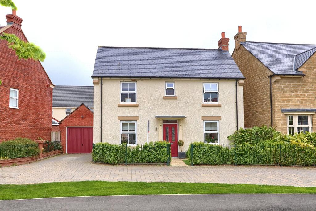 Ellerbeck Avenue, Grey Towers Village 3 bed detached house for sale £
