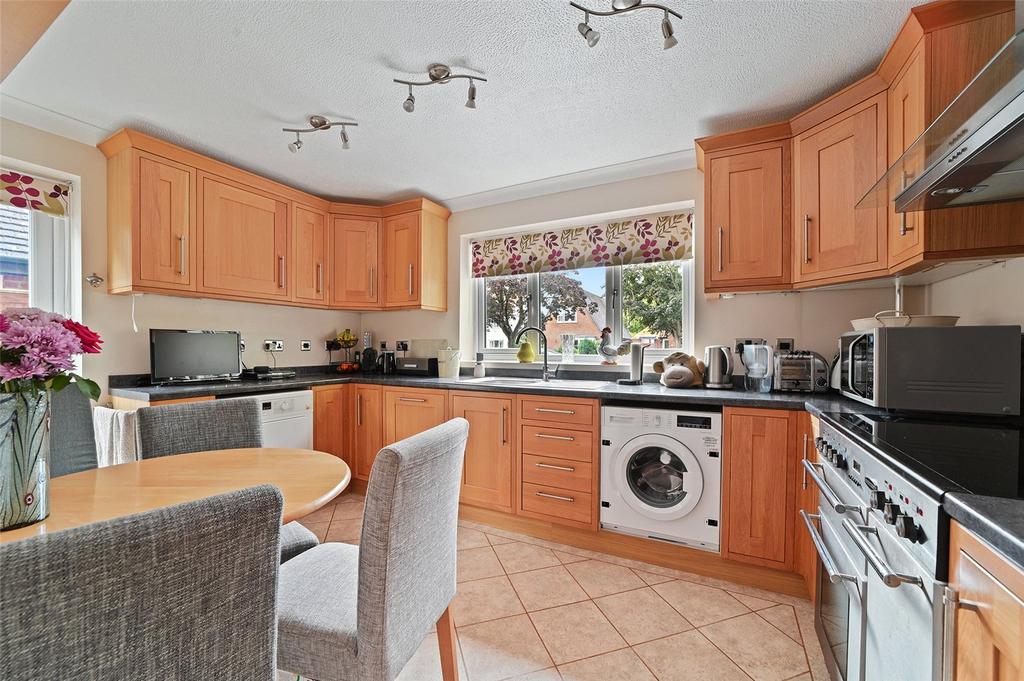 Dedham Meade, Dedham, Colchester, Essex, CO7 4 bed detached house £