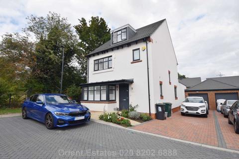 5 bedroom detached house for sale, Anvil Avenue, Watford