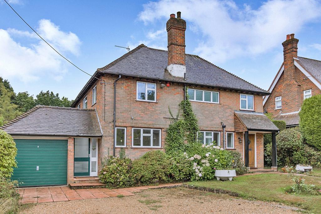 Longfield Drive, Amersham 4 bed detached house - £1,395,000