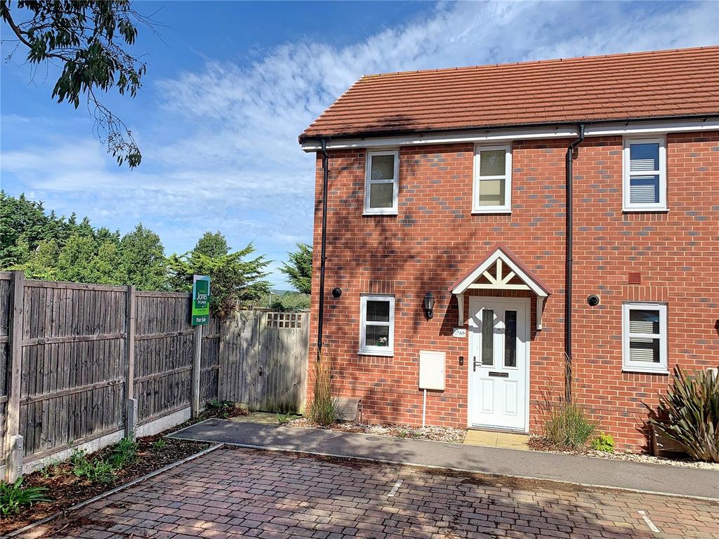 Hinchliff Drive, Wick, Littlehampton, West Sussex, BN17 2 bed end of