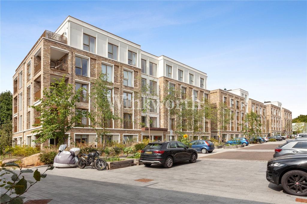 Apple Tree Road, London, N17 1 bed apartment for sale £325,000