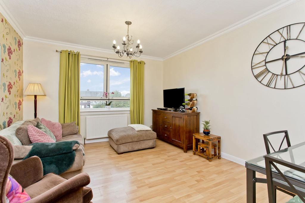 Gillies Street, Troon, Ayrshire 2 bed flat £75,000