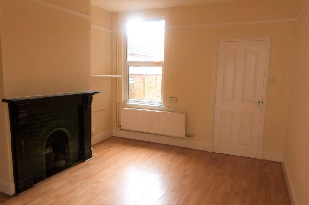 Paddock Street, Wigston 2 bed terraced house to rent £775 pcm (£179 pw)