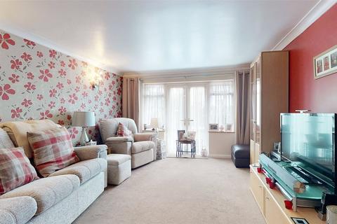 167 Nether Priors, Basildon, SS14 1LT
