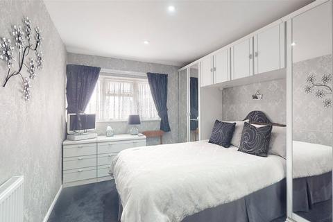 167 Nether Priors, Basildon, SS14 1LT
