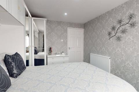 167 Nether Priors, Basildon, SS14 1LT
