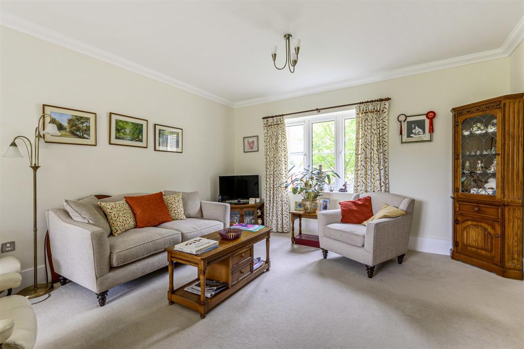 Sitting/Dining Room