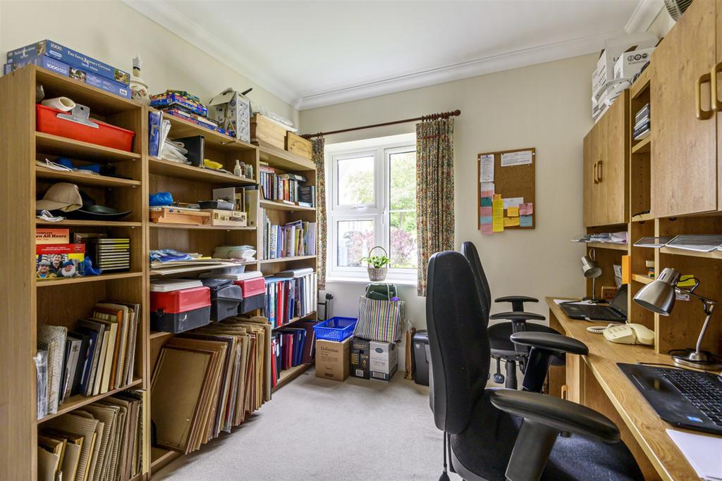 Bedroom 3/Study