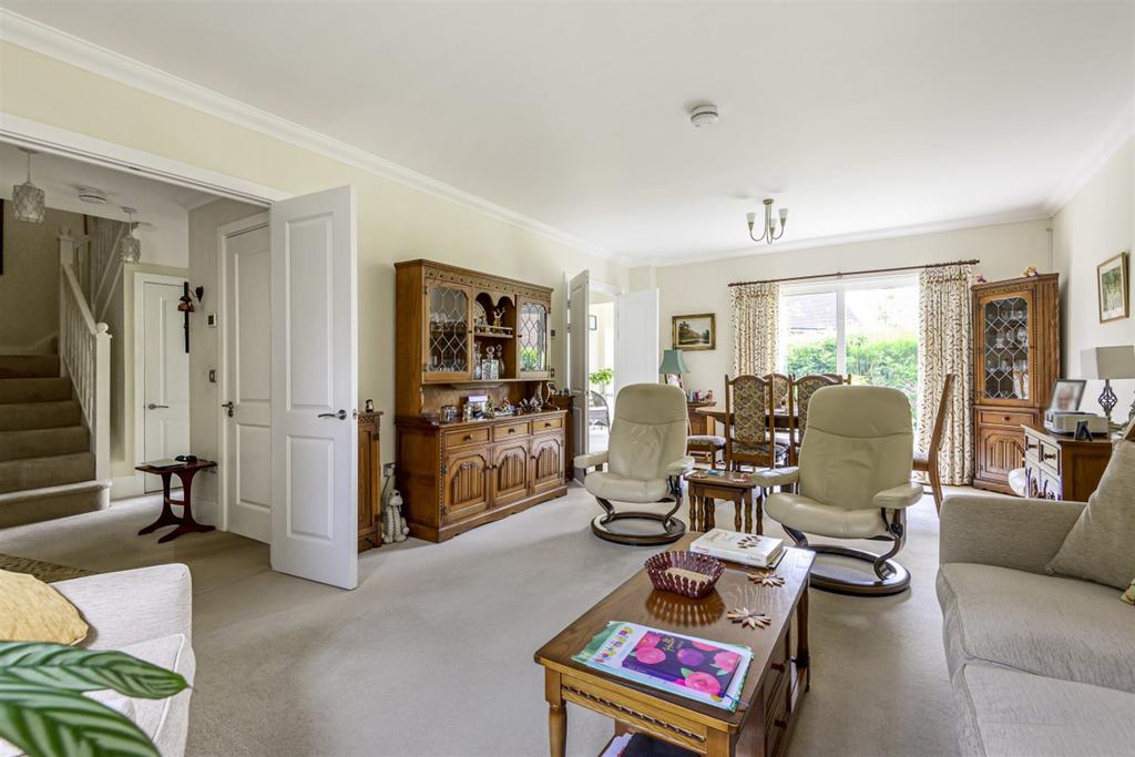 Sitting/Dining Room