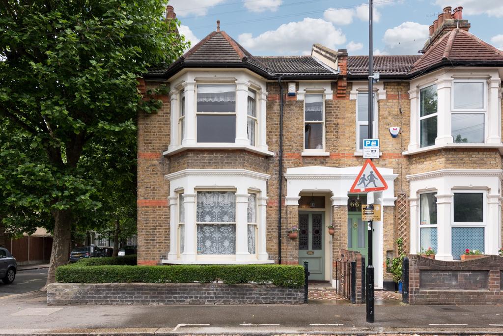 Montague Road, Leytonstone, London, E11 3EN 3 bed end of terrace house