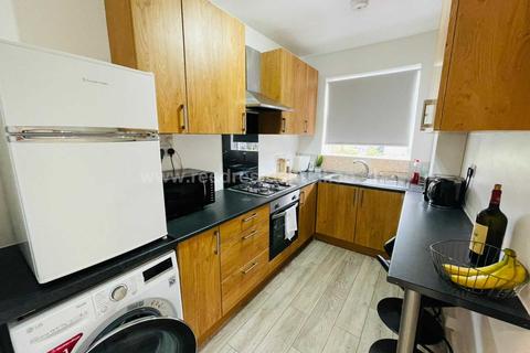 3 bedroom house share to rent - Shaftesbury Ave, Southend On Sea