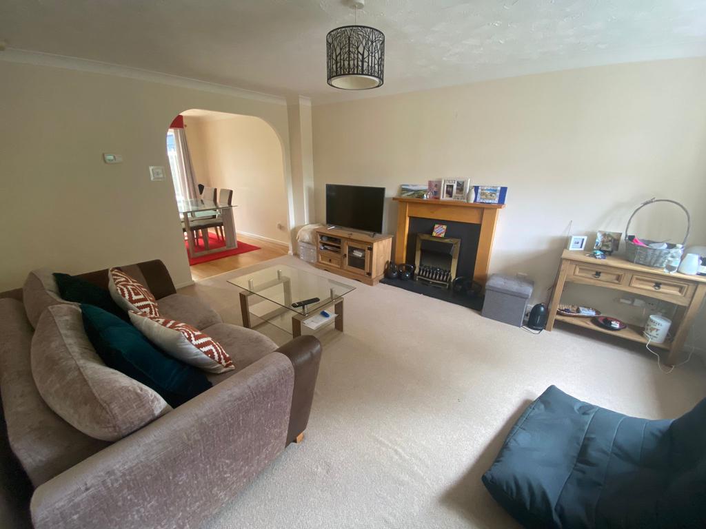 Fareham Watersmeet Unfurnished 3 bed semidetached house £1,450 pcm