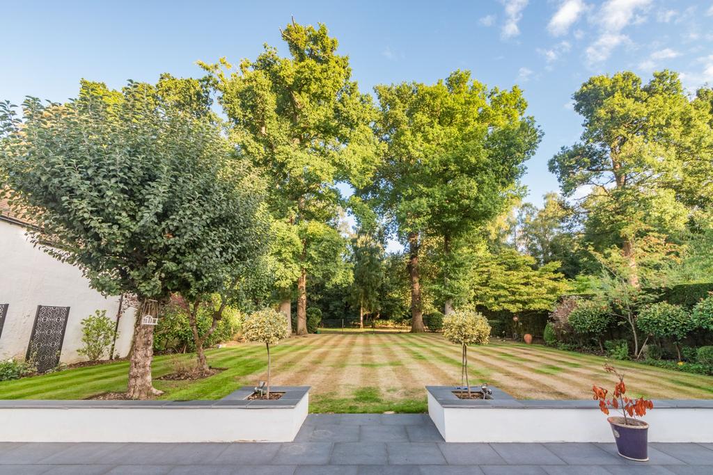 Harewood Road, Chalfont St Giles... 5 bed detached house £2,400,000