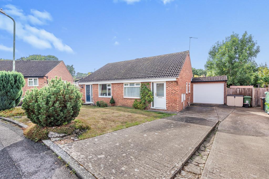 Bournewood Close, Downswood 2 bed semi-detached bungalow - £280,000