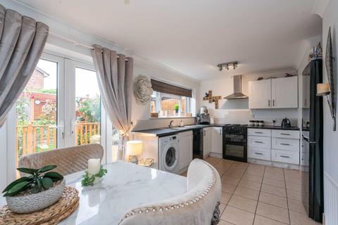 121 Cherry Orchard, Hemel Hempstead, HP1 3NN
