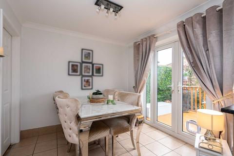 121 Cherry Orchard, Hemel Hempstead, HP1 3NN
