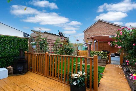 121 Cherry Orchard, Hemel Hempstead, HP1 3NN