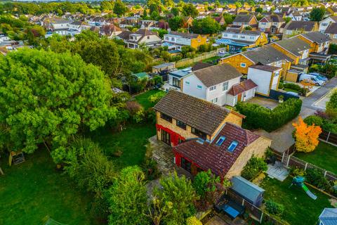 4 bedroom detached house for sale, The Acorns, Hockley