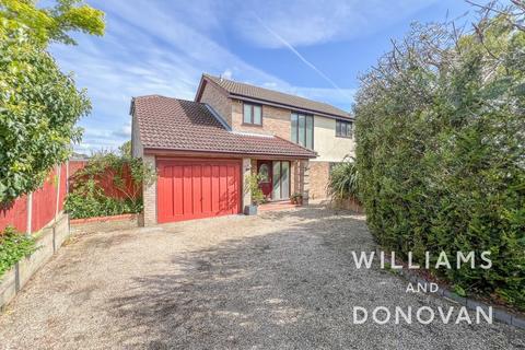 4 bedroom detached house for sale, The Acorns, Hockley