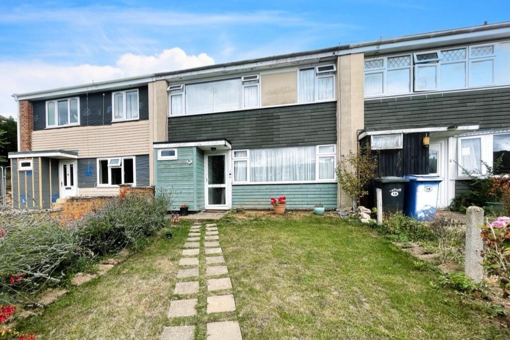 Churchill Drive, Sudbury 3 bed terraced house £240,000