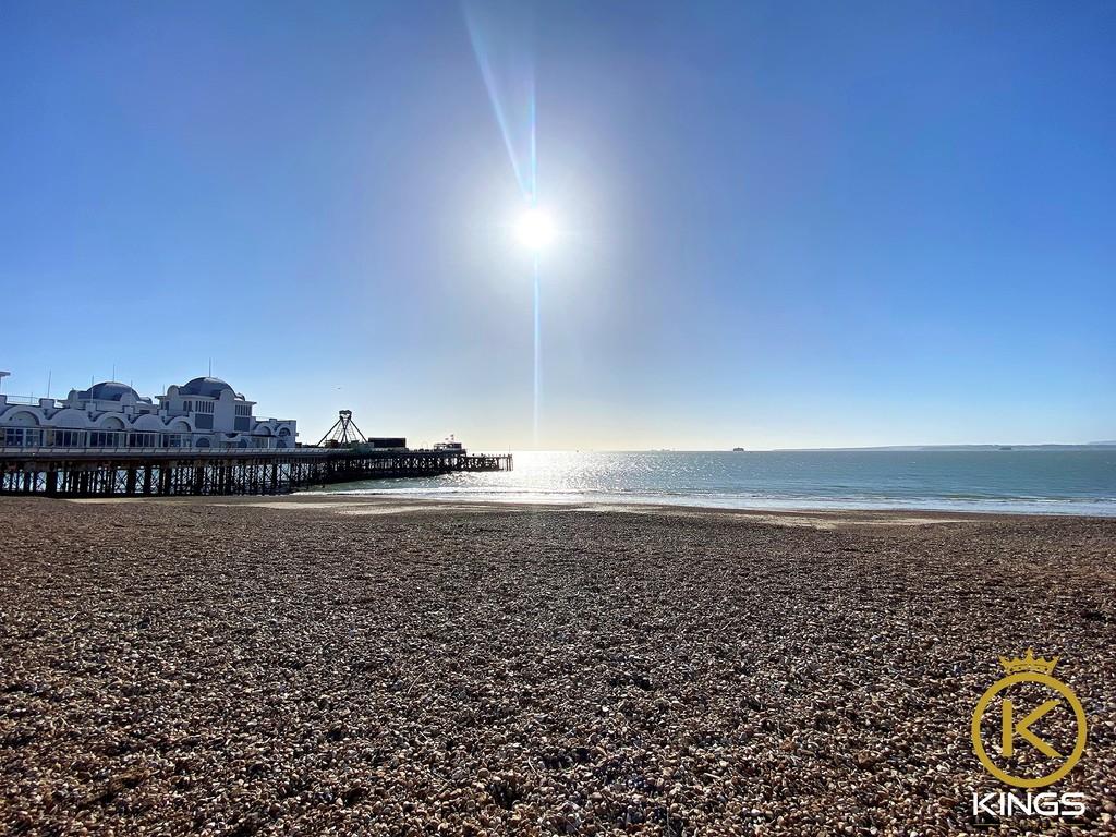 Alhambra Road, Southsea 2 bed flat £925 pcm (£213 pw)