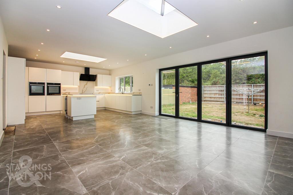 Laxfield Way, Lowestoft 2 bed semidetached bungalow £265,000