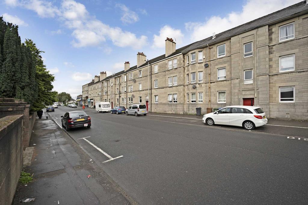Graham Street, Johnstone 2 bed flat £700 pcm (£162 pw)