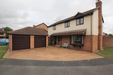 4 bedroom detached house for sale - Silverbirch Way, Whitby, CH66