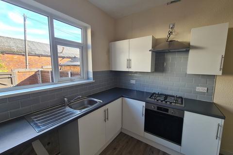 3 bedroom terraced house to rent, Egerton Street, Heywood, OL10 3BQ