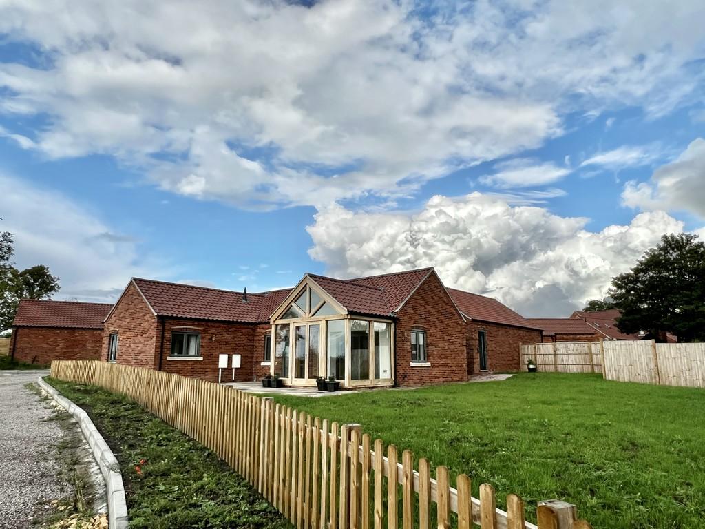 Levesley Gardens, Stathern, Melton Mowbray 3 bed detached bungalow to